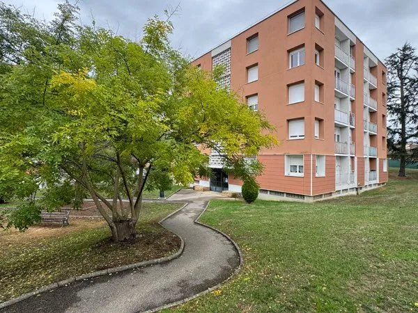 Appartement T2 63 m² + parking — Rive-de-Gier