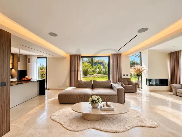 EXCLUSIVITÉ ! HAUTS DE VAUGRENIER ! Sublime villa rénovée  5/6P 150 m² GARAGE