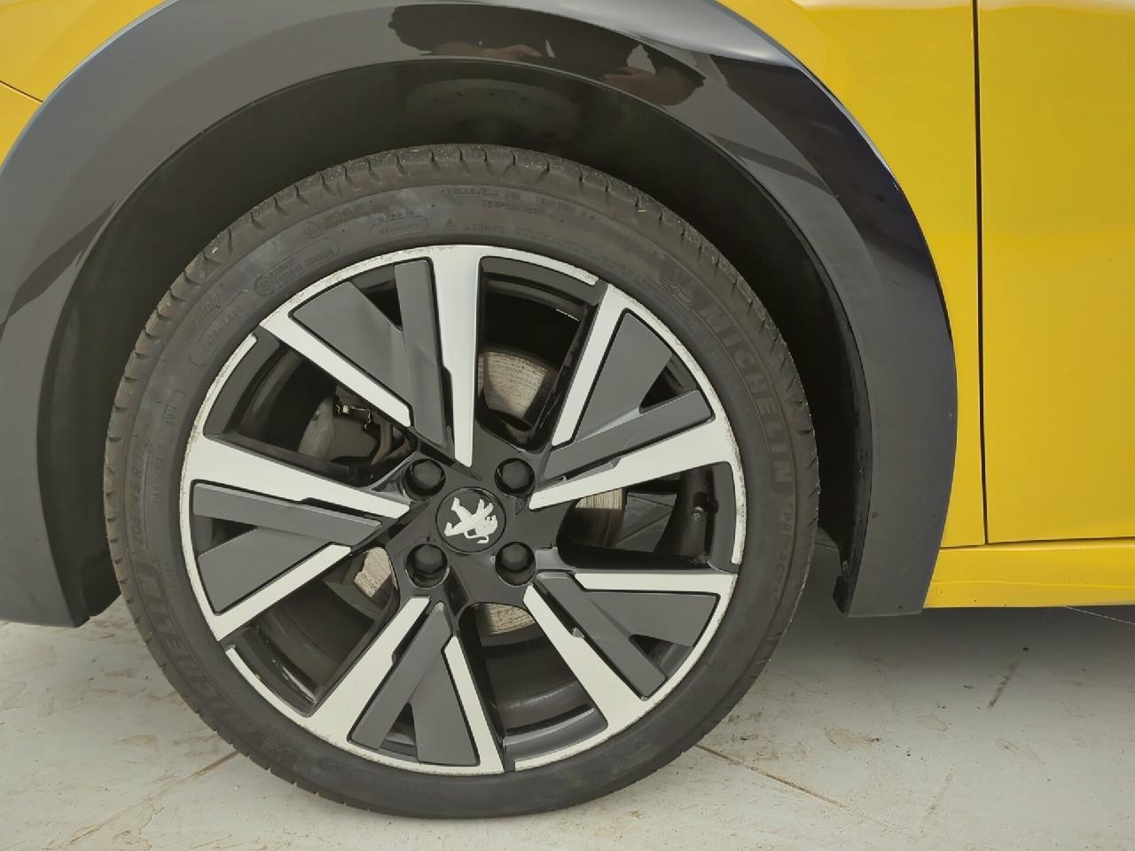 Peugeot 208 puretech 100 s&s eat8 gt — photo 30