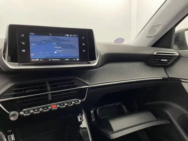 Peugeot 2008 puretech 130 s&amp;s bvm6 — photo 28