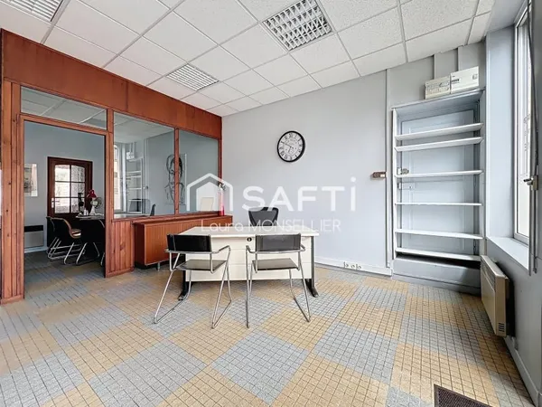 Immeuble de rapport avec local commercial + 2 appartements + 1 plateau amménager
