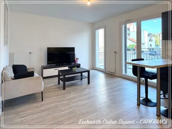 Appartement à vendre 2 pièces COULOMMIERS centre ville (77) - Balcon - Parking - Cave