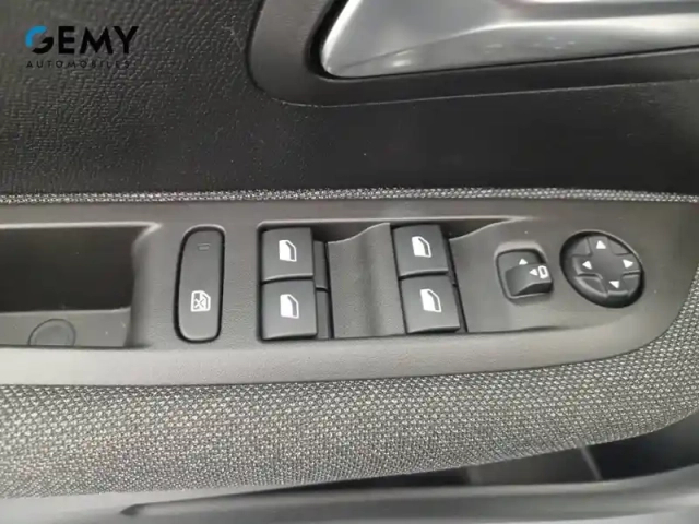 Peugeot 208 puretech 100 s&amp;s eat8 — photo 12