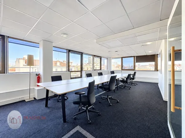 Bureaux 1 pièce 152 m²