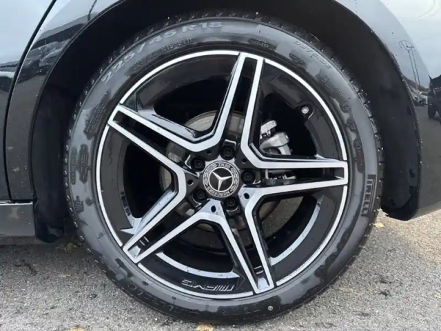Mercedes Classe A 180 d amg line pack sport bla — photo 9