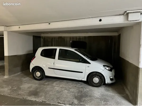 Place de parking sécurisée - 5 min du Stade de France - Saint-Denis