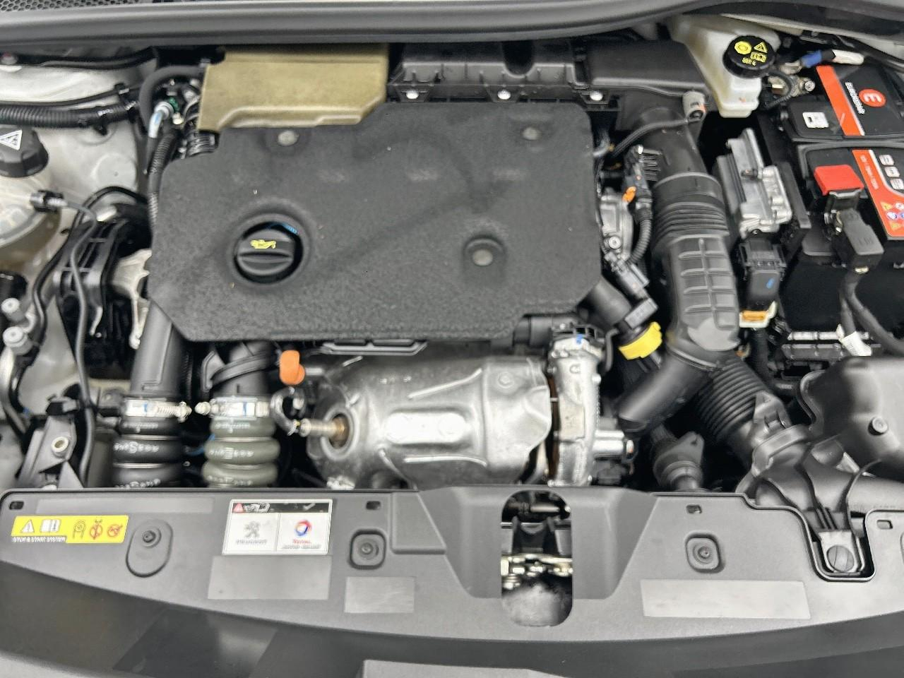 Peugeot 2008 bluehdi 130 s&s eat8 allure — photo 15