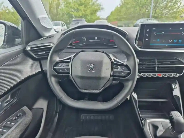 Peugeot 208 puretech 75 s&amp;s bvm5 — photo 9