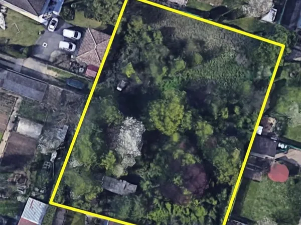 Terrain 2255 m²