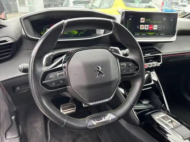 Peugeot 208 puretech 130 s&amp;s eat8 — photo 9