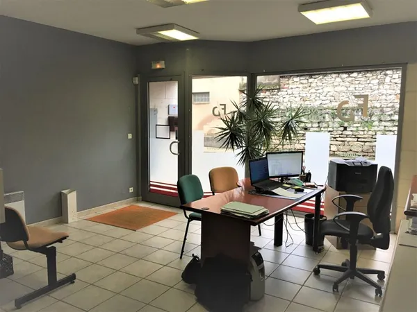 Local commercial 2 pièces 55 m²