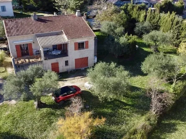 Charmante villa avec fort potentiel