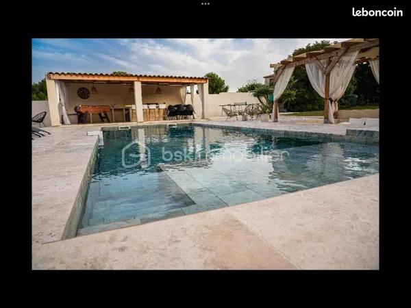 Villa 8 pièces 219 m²