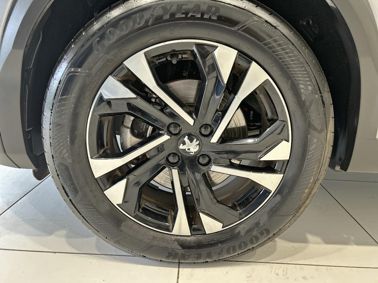 Peugeot 2008 e-2008 136ch roadtrip — photo 11