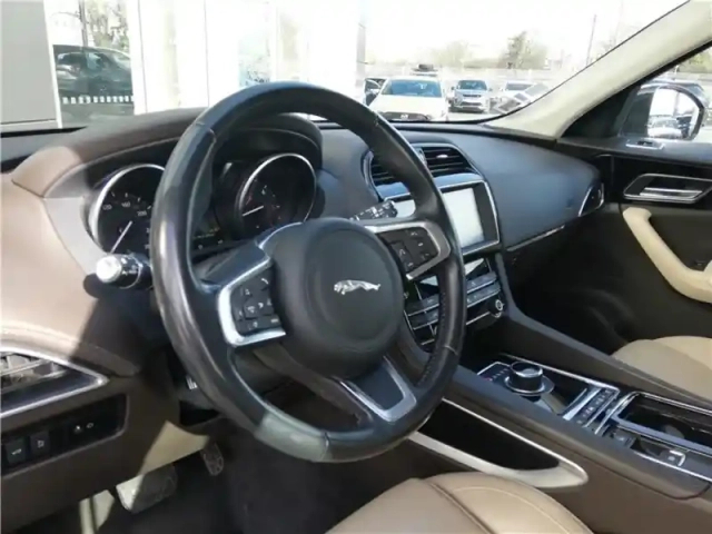 Jaguar F-Pace 2.0 d - 180 ch 2wd bva8 — photo 25
