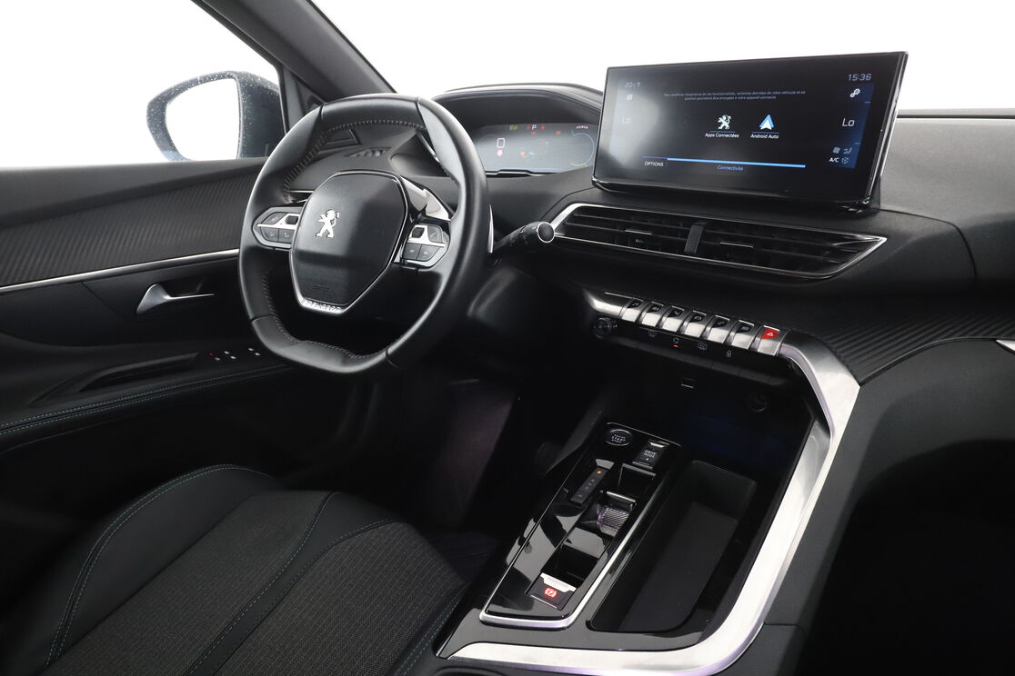 Peugeot 5008 1.2 Hybrid Allure Pack e-DCS6 — photo 12