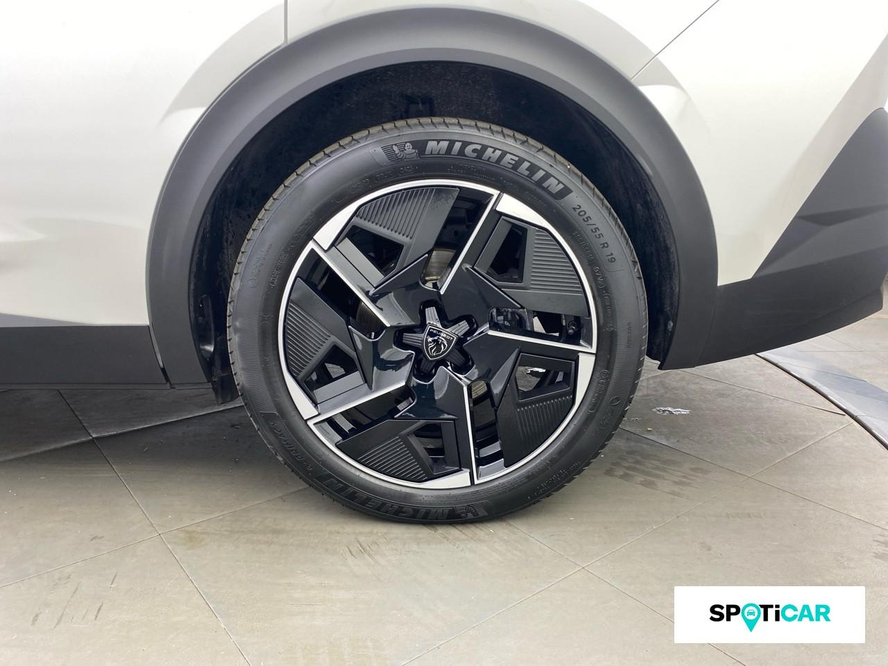 Peugeot 408 nouvelle 408 gt hybrid 180 e-eat8 — photo 11
