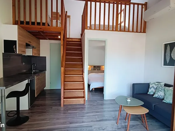 Maison meublée 31 m² avec jardin et parking - résidence avec piscine - Tourrettes (83440)