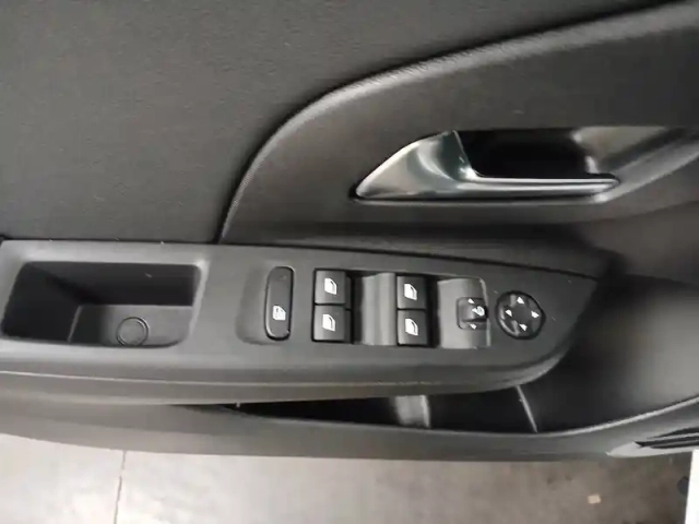 Opel Corsa 1.2 turbo hybrid 100 ch e-dct6 — photo 26