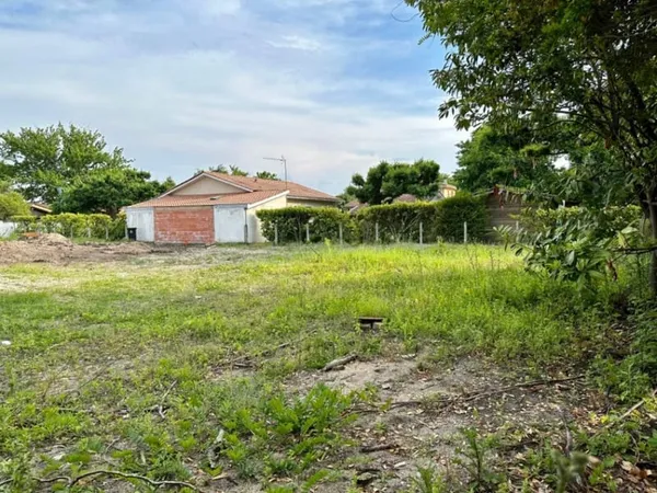 Terrain 550 m²