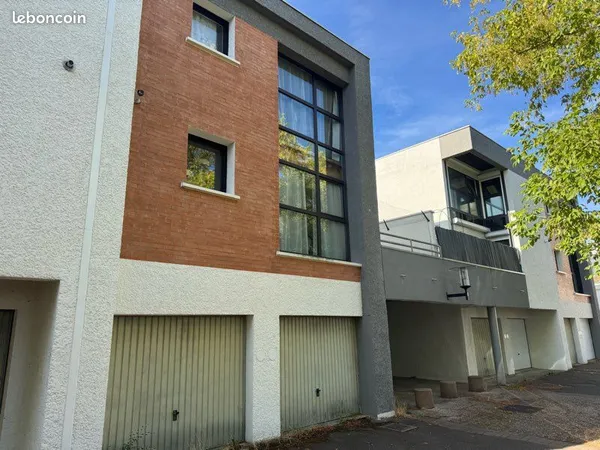 Splendide Triplex 88 m2 avec terrasse , proche écoles et parcs