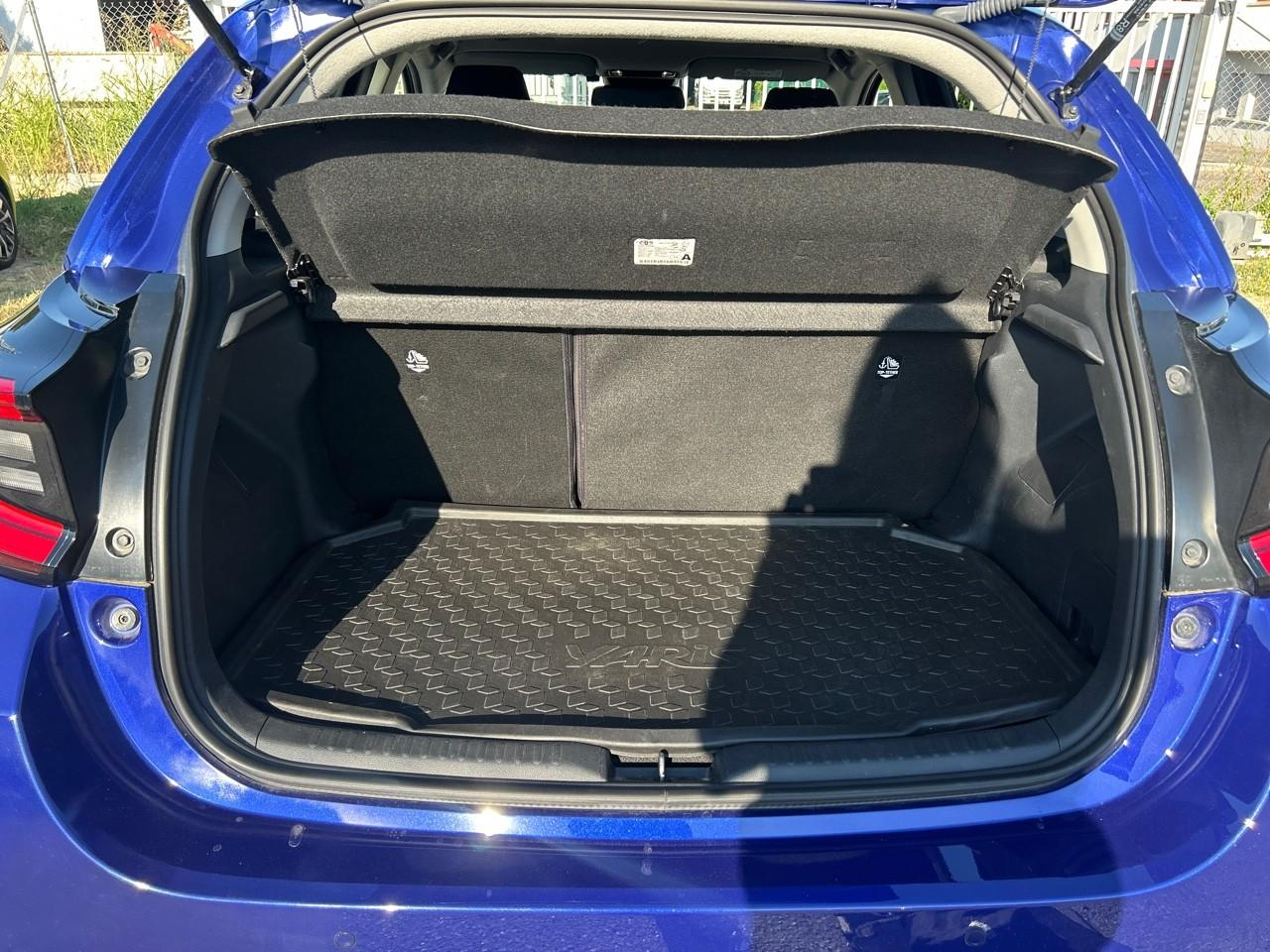 Toyota Yaris 116h design 5p — photo 6