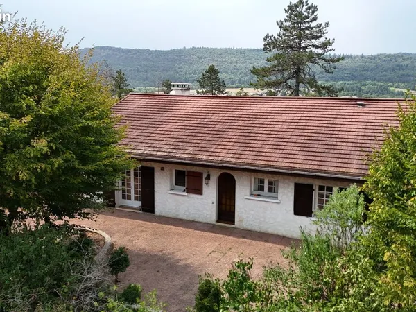 Maison 5 pièces 140 m²