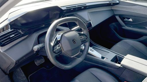Peugeot 308 1.5 BlueHDi 130 EAT8 - Allure Pack – 2021 – 83023 km – Diesel – Boîte Automatique — photo 14