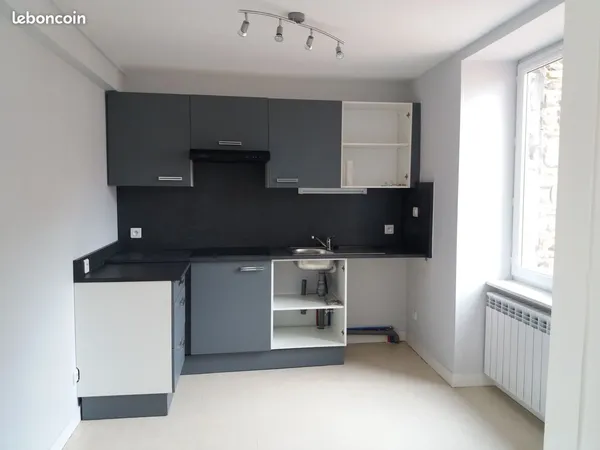 Beau T2 proche centre Sain Bel