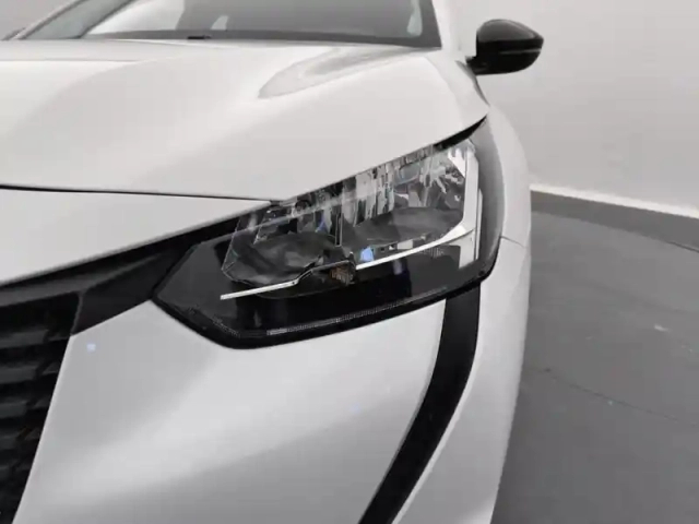 Peugeot 208 puretech 75 s&amp;s bvm5 like — photo 14