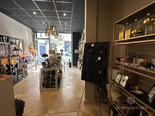 Fonds de commerce 1 pièce 52 m²
