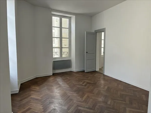 COGNAC T3 68 m² - Centre-ville
