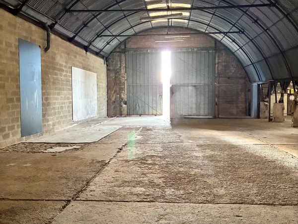 Hangar à louer