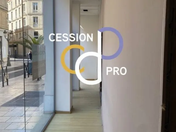 LOCAL COMMERCIAL DE 215 M² A LOUER SUR L'ARTÈRE LA PLUS COMMERCANTE DU CENTRE DE NÏMES