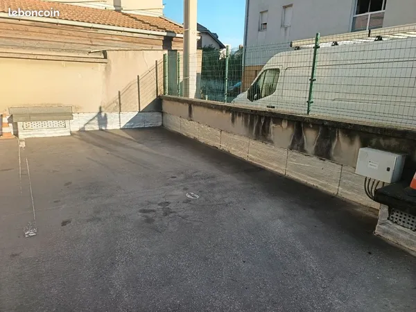 Location parking quartier des Eaux Claires