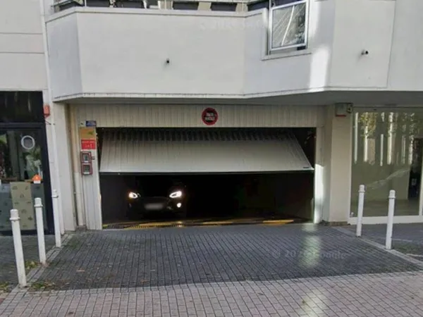 Parking 12 m²