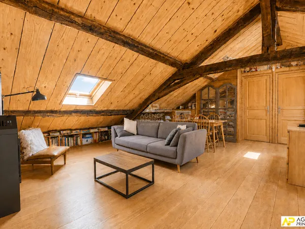 Versailles Saint-Louis Appartement 3 pièces de 78 m² au sol situé au 4ème et dernier étage