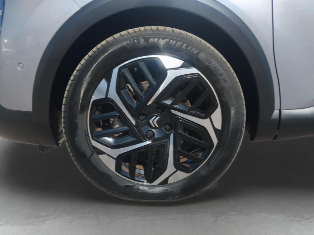 Citroën C4 X puretech 130ch s&s shine eat8 — photo 11