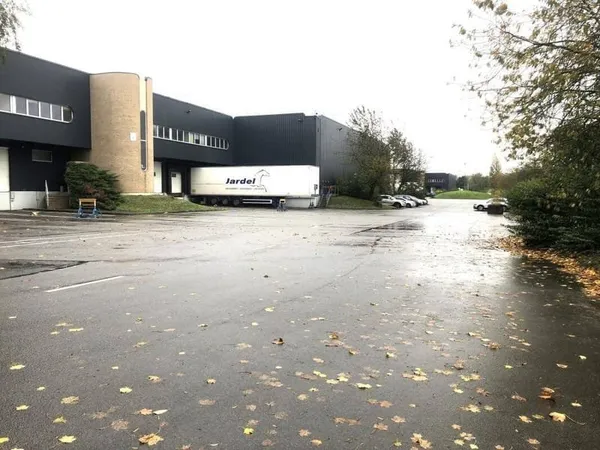 Entrepôt 20374 m²