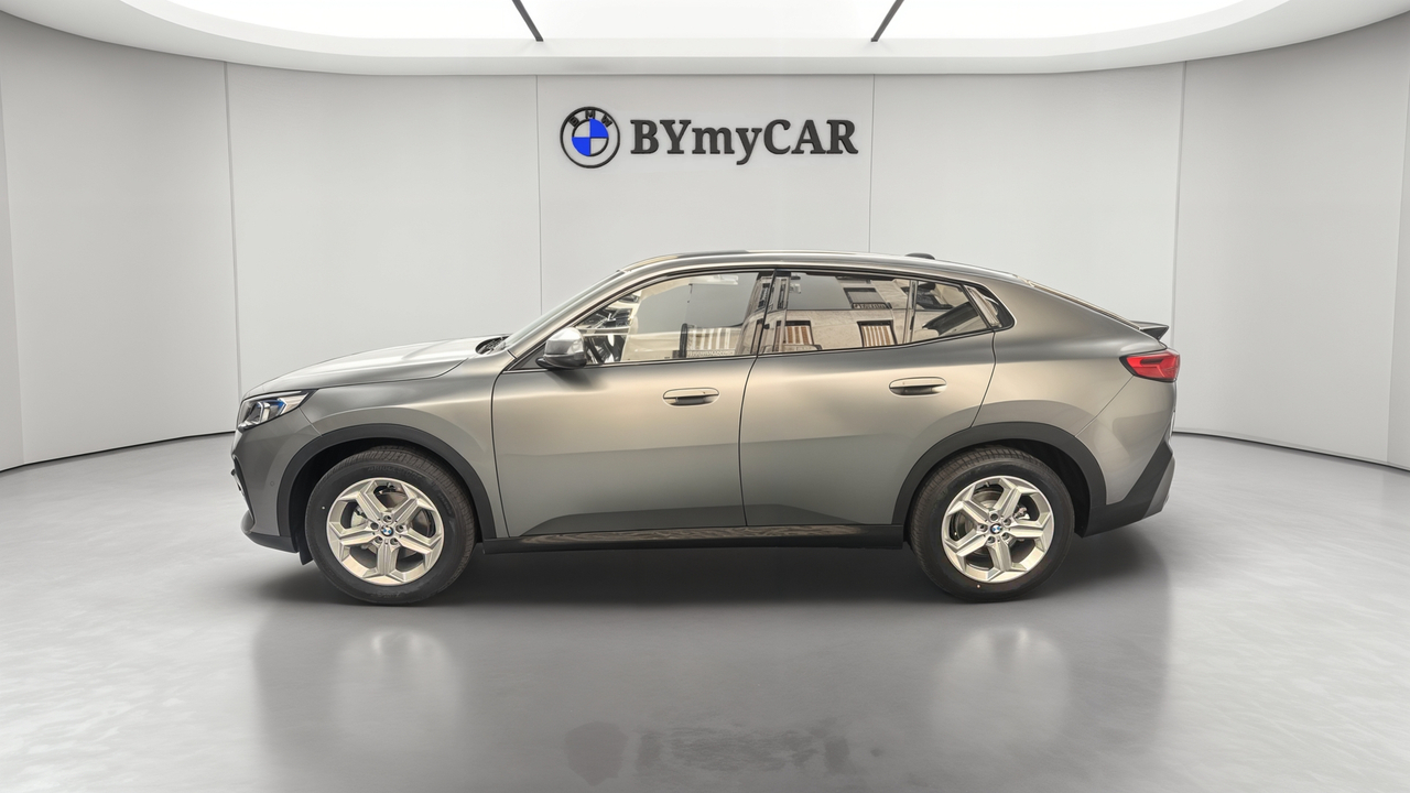 BMW iX2 eDrive20 204ch BVA — photo 2