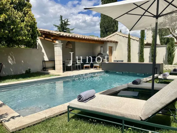 Villa 8 pièces 230 m²