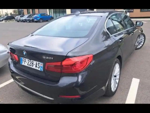 Bmw Serie 5 série 5 530ia xdrive 252ch luxury euro6d-t — photo 2