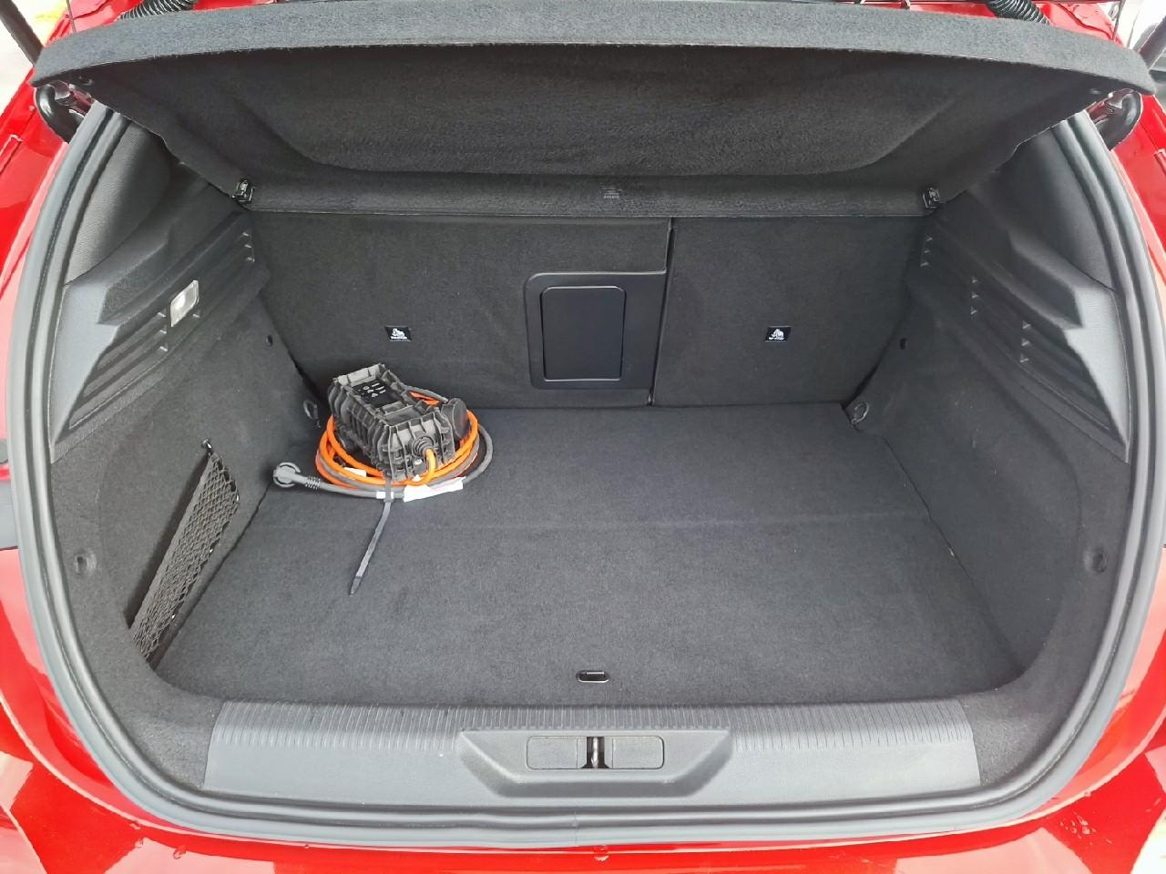 Peugeot 308 phev 180ch gt e-eat8 — photo 6