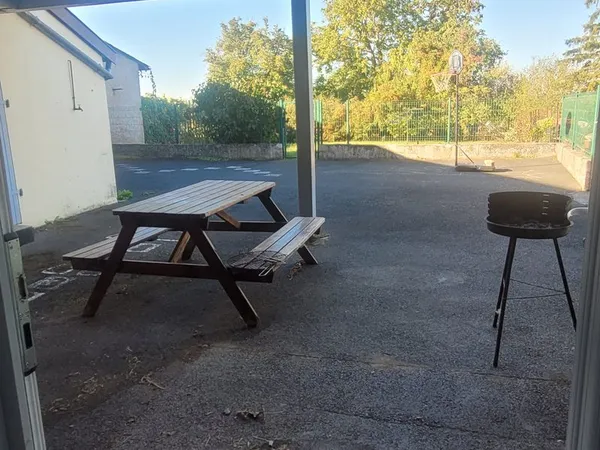 Grande maison avec jardin et garage