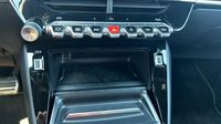 Peugeot 2008 e-2008 156ch 54 kWh GT — photo 17