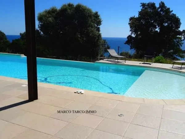 Maison 6 pièces 207 m²