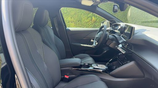 Peugeot 208 1.2 Hybrid 136 e-DSC6 - GT – 2025 – 2859 km – Hybride essence – Boîte Automatique — photo 9
