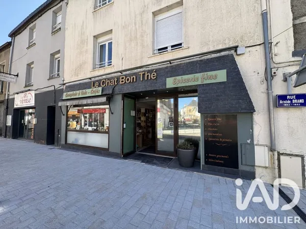 Local commercial 1 pièce 80 m²