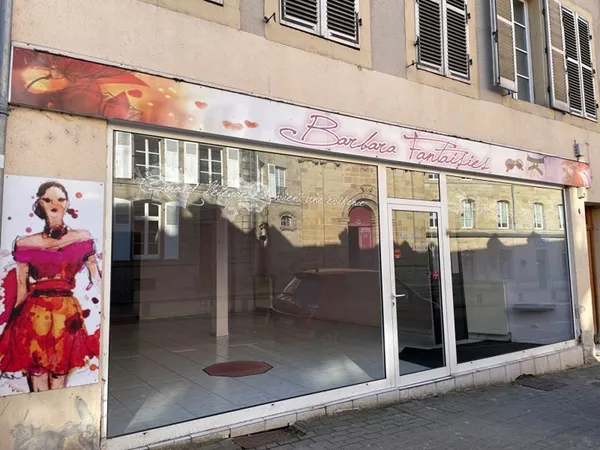 A saisir 85 m² Cellule commerciale Saint-Avold