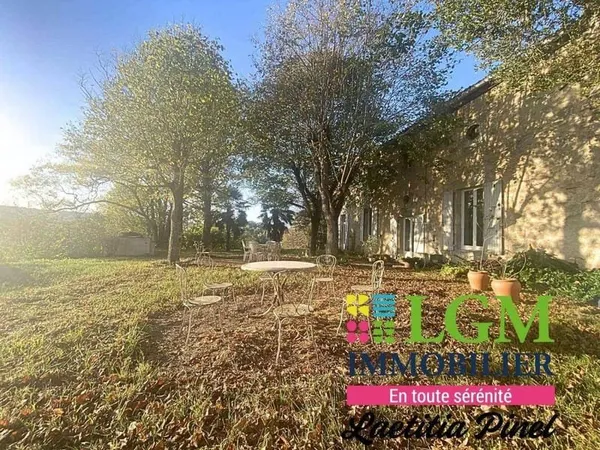 Château 9 pièces 294 m²